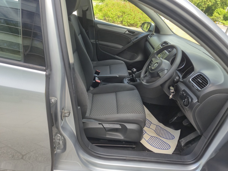 Volkswagen Golf 1.6 Tdi Red #12