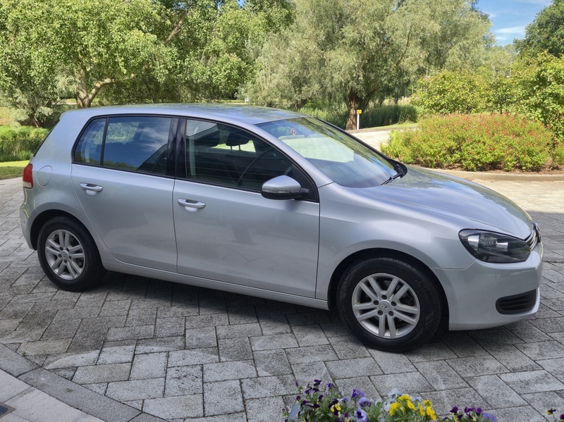 Volkswagen Golf 1.6 Tdi Red #22