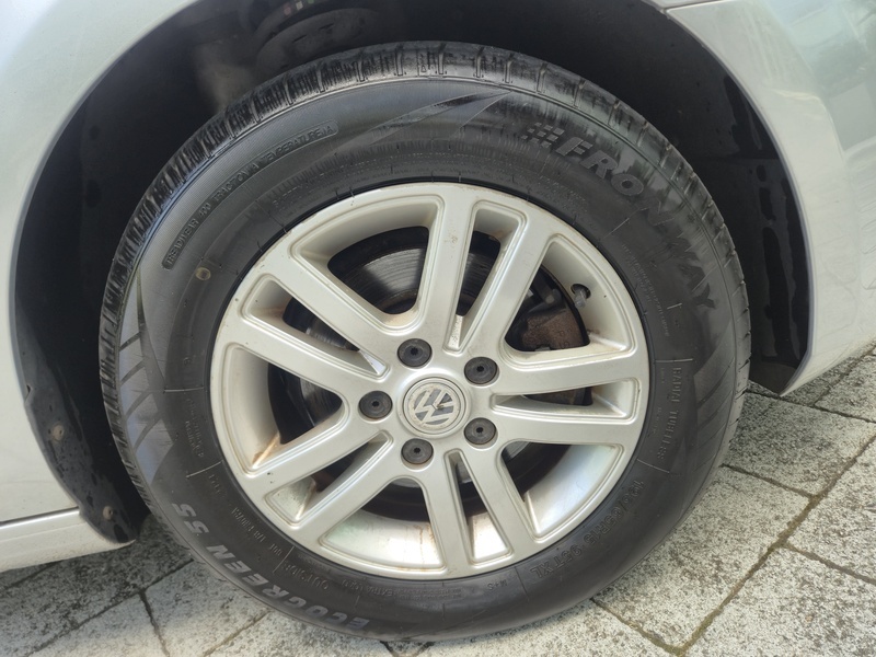 Volkswagen Golf 1.6 Tdi Red #29