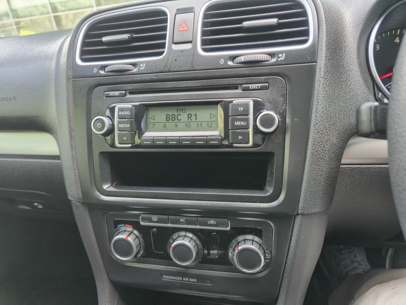 Volkswagen Golf 1.6 Tdi Red #17