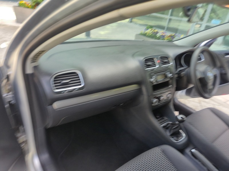 Volkswagen Golf 1.6 Tdi Red #23