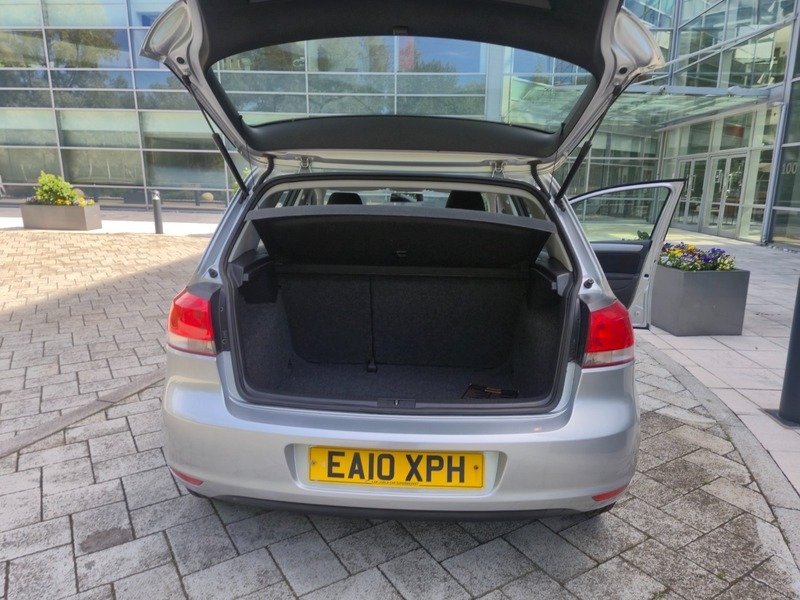 Volkswagen Golf 1.6 Tdi Red #27