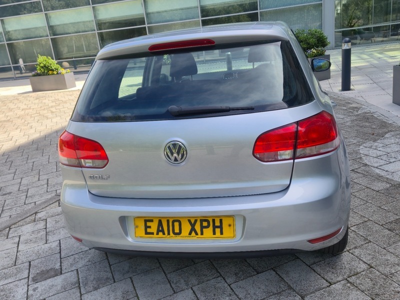 Volkswagen Golf 1.6 Tdi Red #11