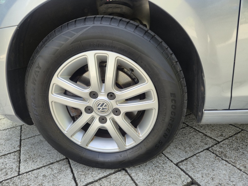 Volkswagen Golf 1.6 Tdi Red #32