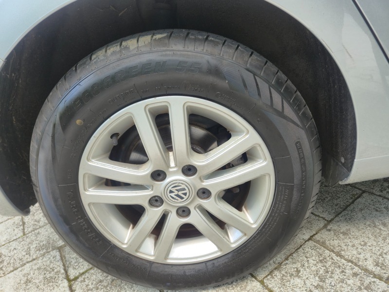 Volkswagen Golf 1.6 Tdi Red #30