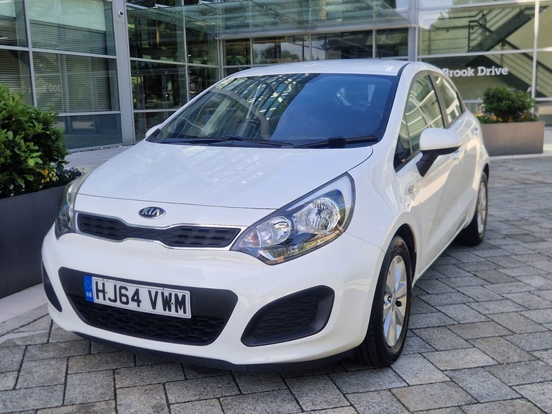 Kia RIO 1.25 Vr7 Hatchback White #2