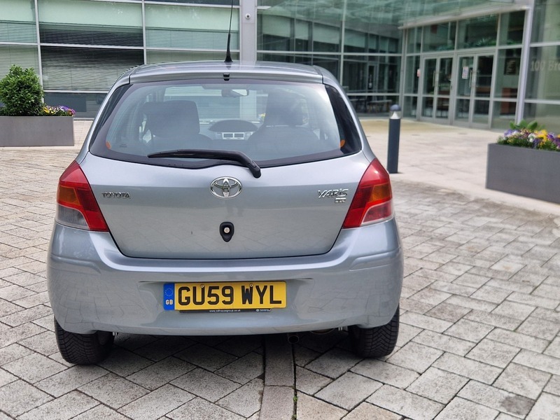 Toyota Yaris  Silver #8