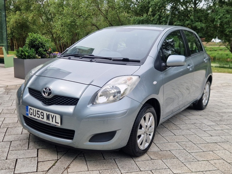 Toyota Yaris 1.33 Dual Vvt-i Tr Silver #2
