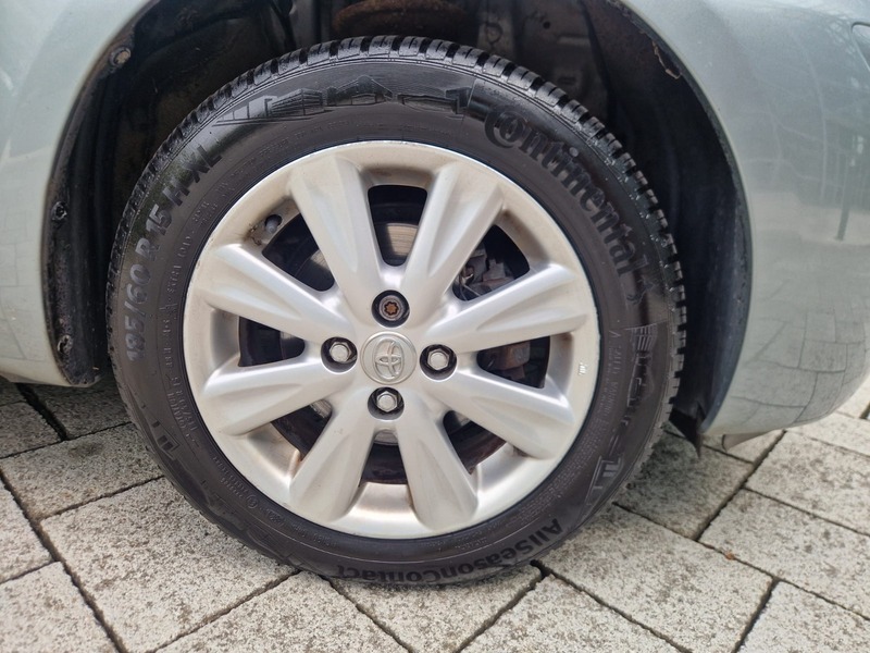 Toyota Yaris  Silver #21