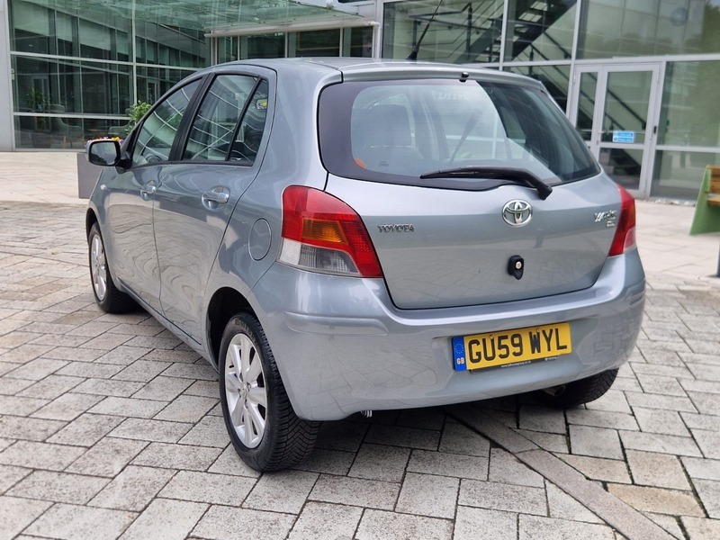 Toyota Yaris 1.33 Dual Vvt-i Tr Silver #3