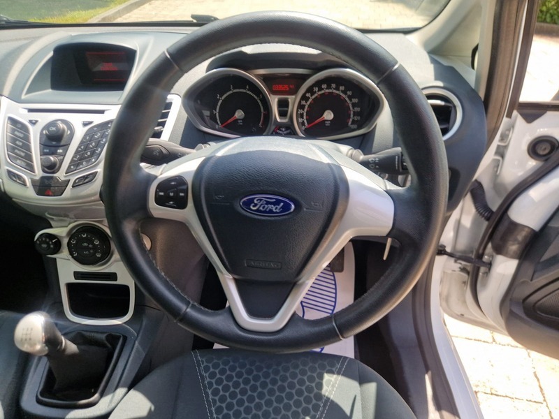 Ford Fiesta 1.4 Titanium Pink #14