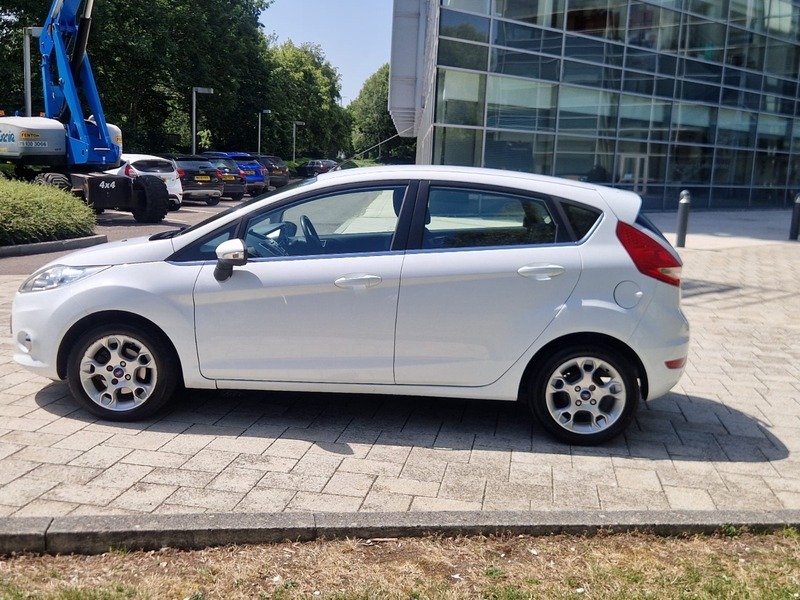 Ford Fiesta 1.4 Titanium Pink #8