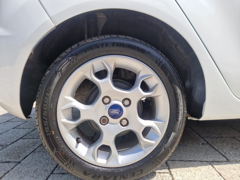 Ford Fiesta 1.4 Titanium Pink #24
