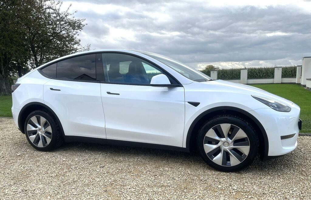 Tesla Model Y Suv White