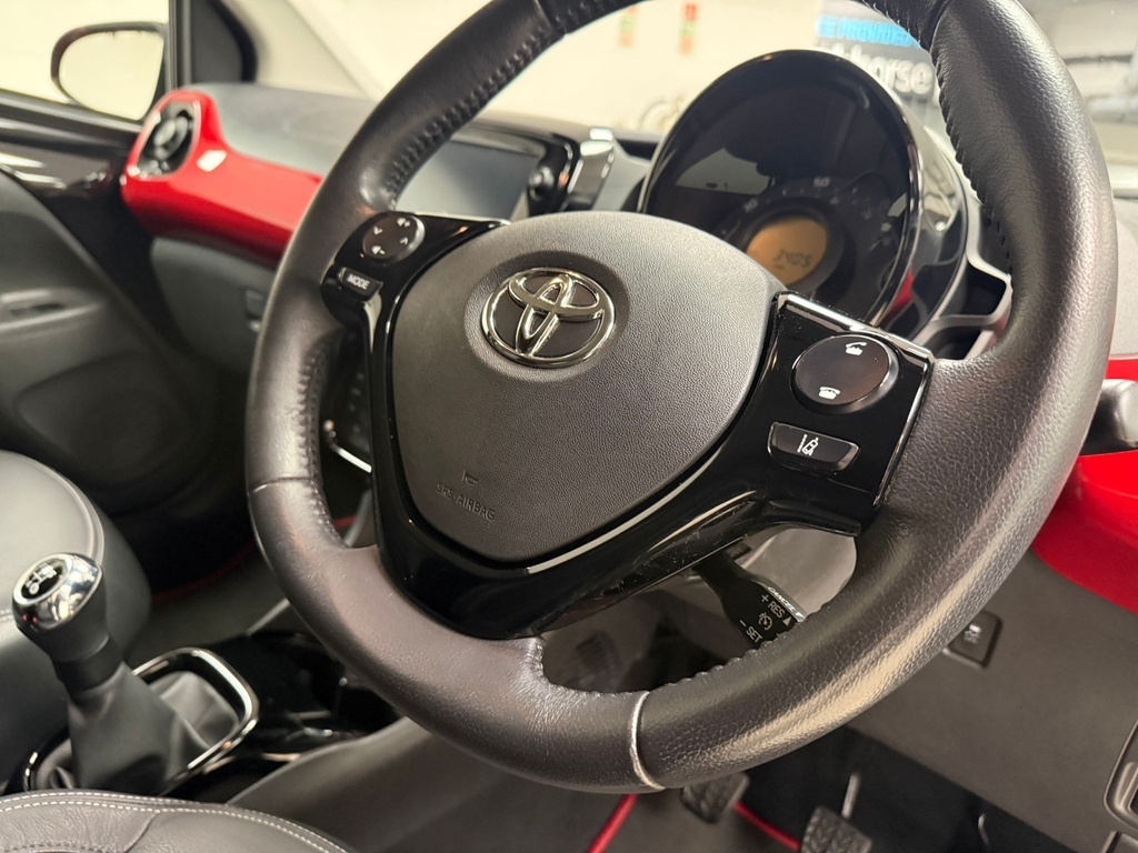 Toyota Aygo 1.0 Vvt-i X-clusiv Full Leather- Low Miles Black #4