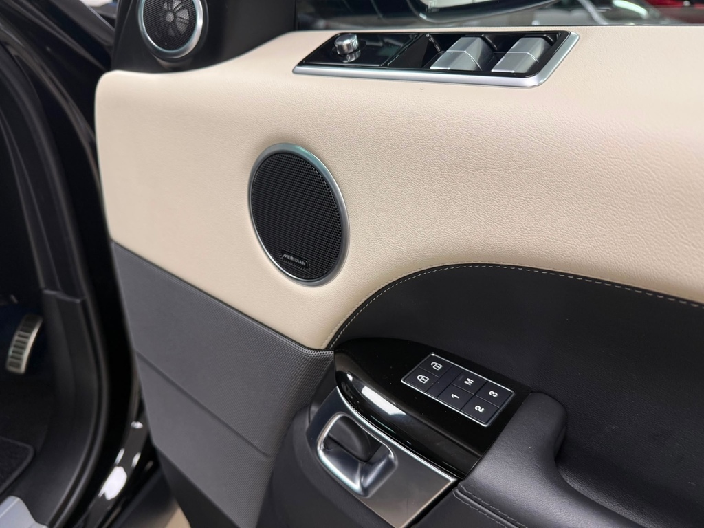 Land Rover Range Rover Sport 3.0 D300 Hse Silver Black #35