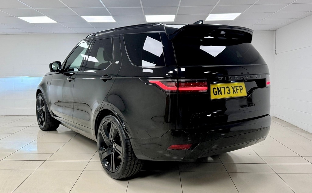 Land Rover Discovery 3.0 D300 Dynamic Hse Black Pack - One Own Black #3