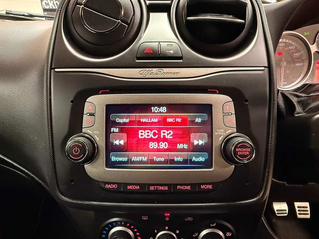 Alfa Romeo MiTo Hatchback White #27