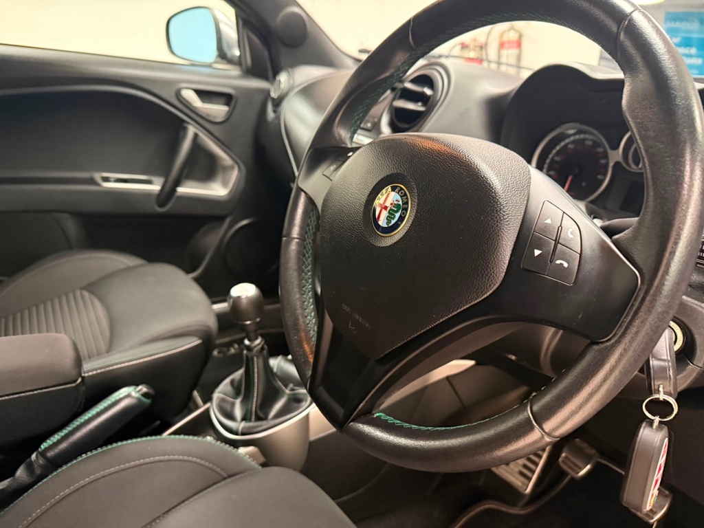 Alfa Romeo MiTo Hatchback White #8