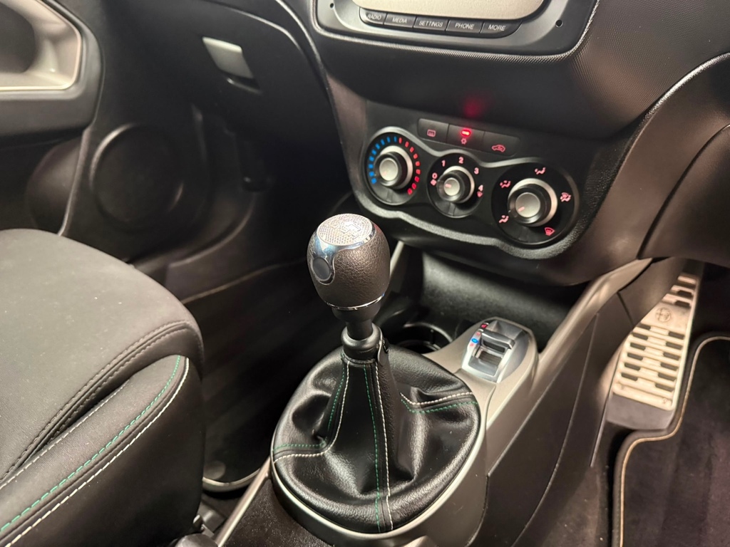 Alfa Romeo MiTo Hatchback White #12