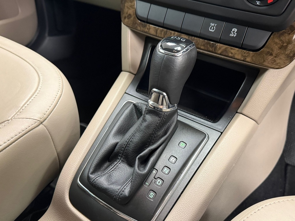 Skoda Yeti Hatchback Green #12