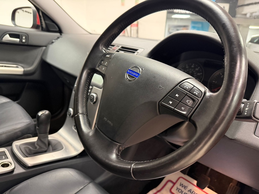 Volvo S40 1.6D Drive Se Lux Start Stop Service History Red #4