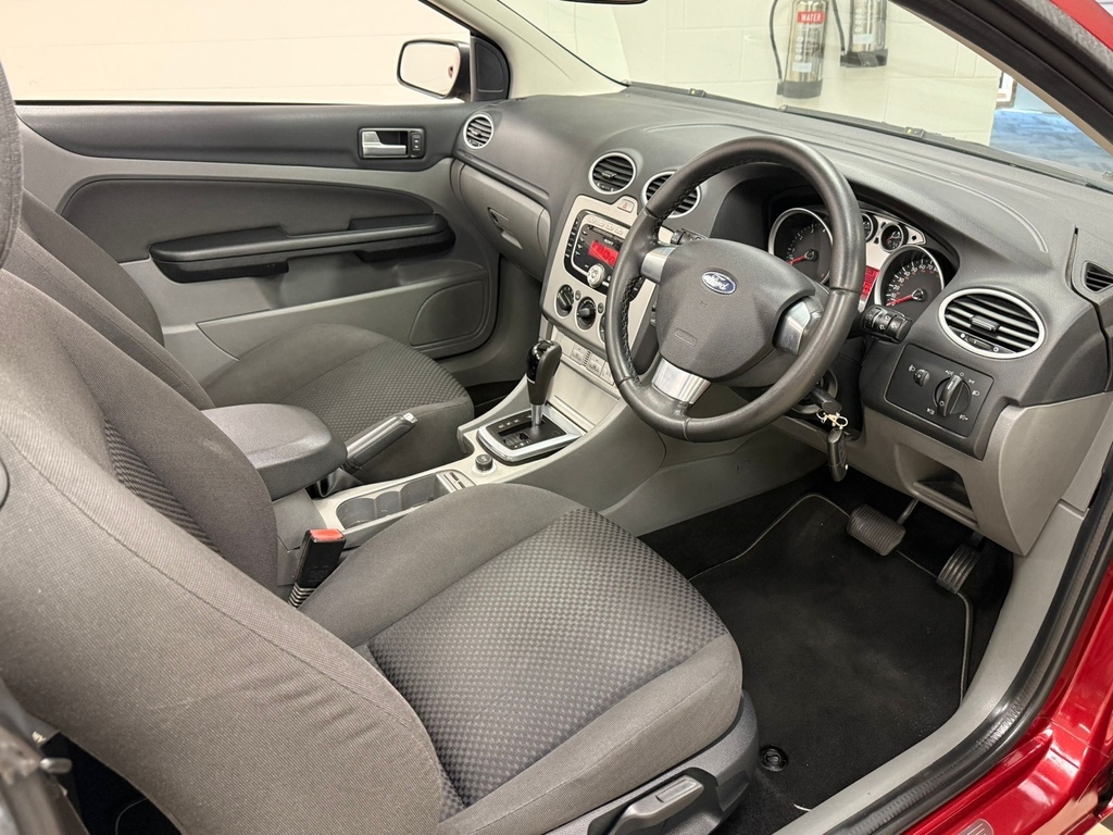 Ford Focus Cc 2.0 Cc-2 Rare - One Owner From New Red #2