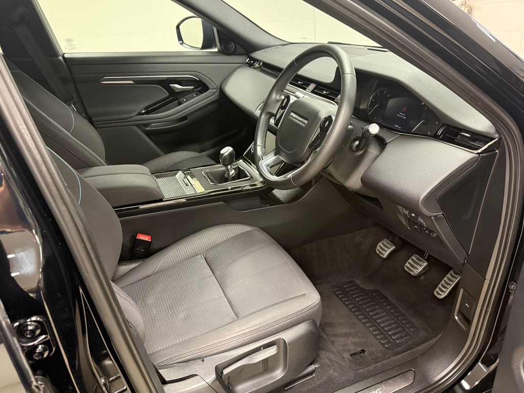 Land Rover Range Rover Evoque 2.0 D150 R-dynamic 2Wd Black #2