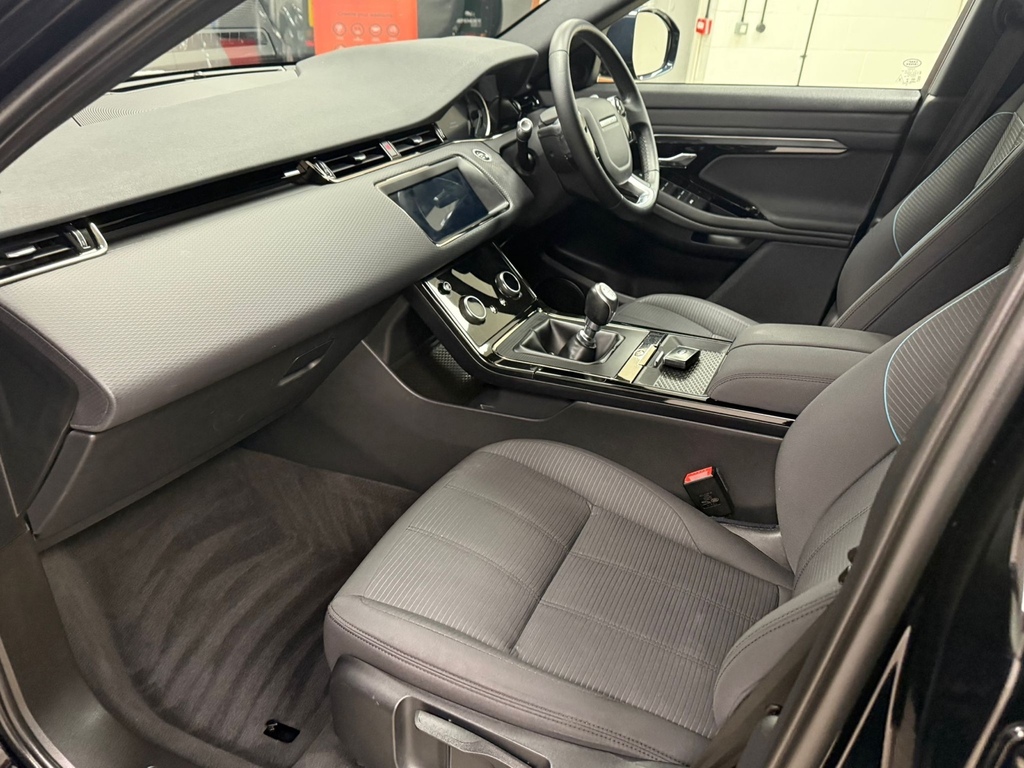 Land Rover Range Rover Evoque 2.0 D150 R-dynamic 2Wd Black #6