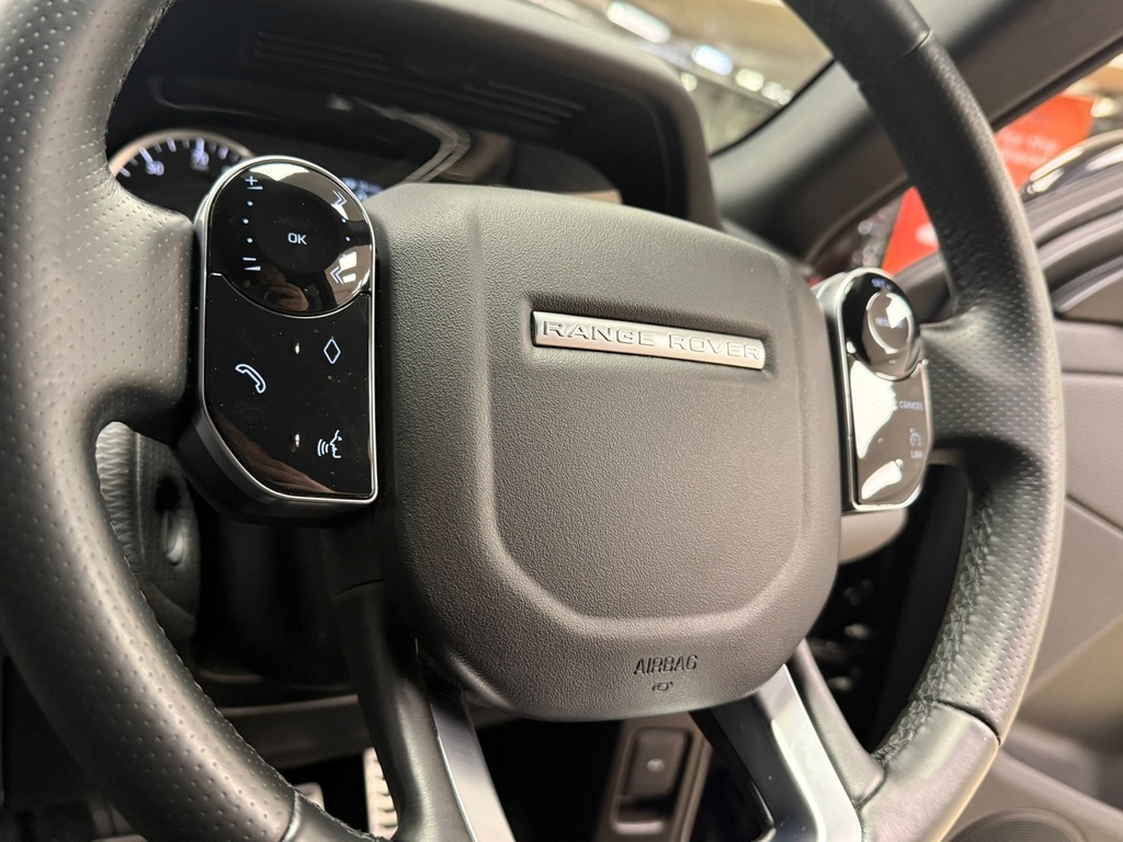 Land Rover Range Rover Evoque 2.0 D150 R-dynamic 2Wd Black #4