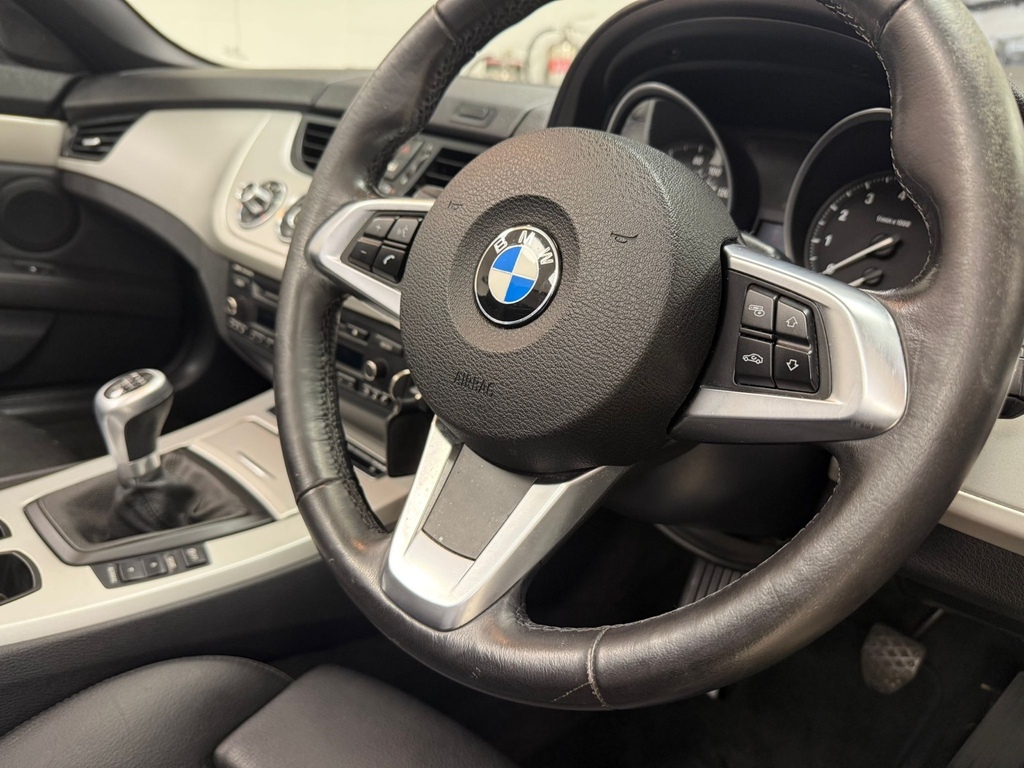BMW Z4 23I Sdrive Black #4