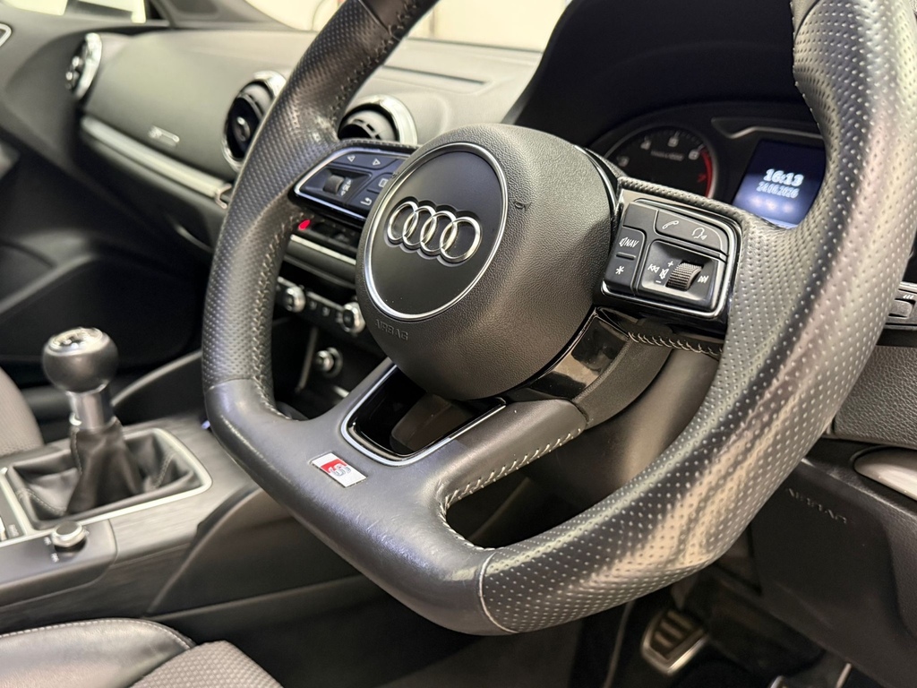 Audi A3 1.5 Tfsi S Line White #4
