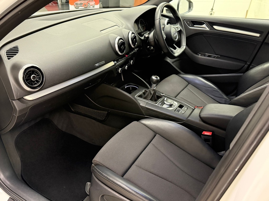 Audi A3 1.5 Tfsi S Line White #6