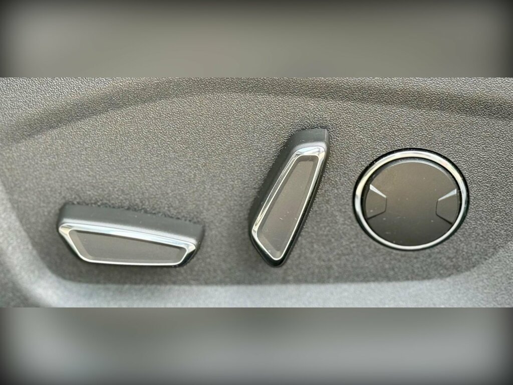 Ford Mondeo Saloon Grey #35