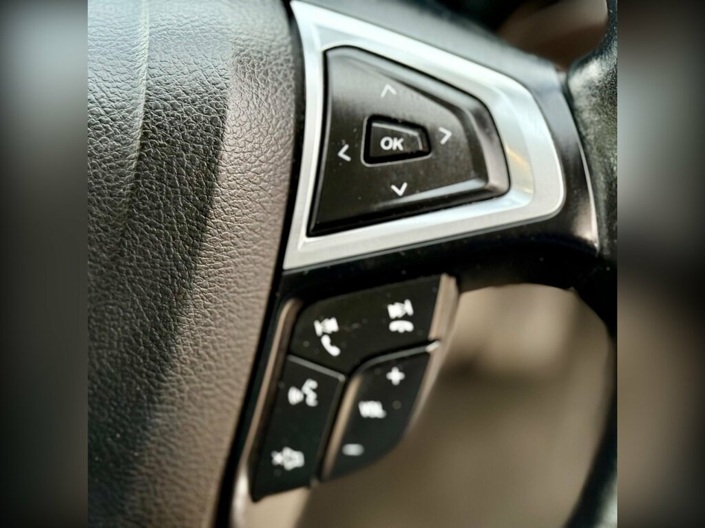 Ford Mondeo Saloon Grey #38