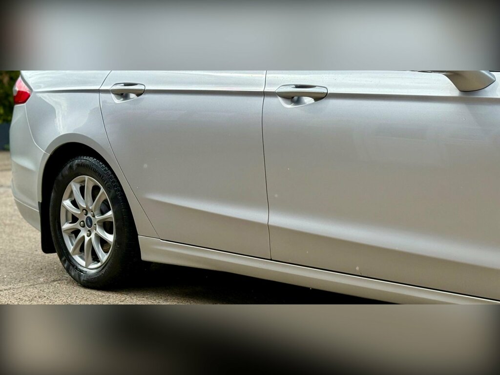 Ford Mondeo Saloon Grey #23