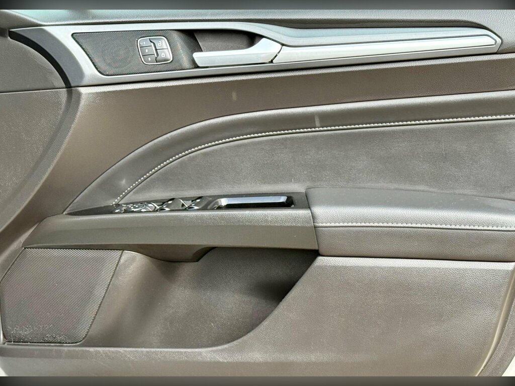 Ford Mondeo Saloon Grey #9