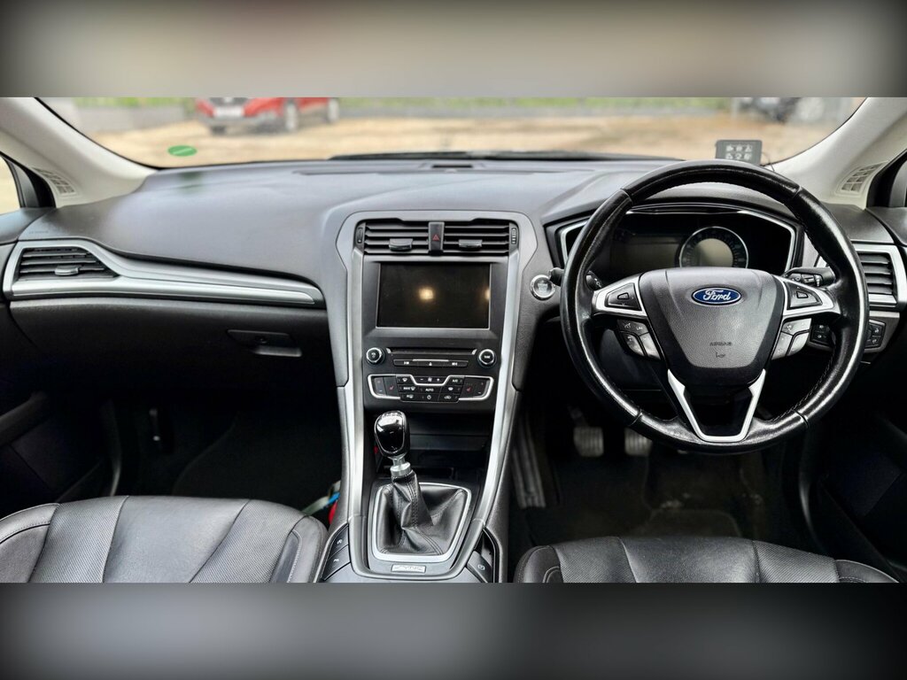 Ford Mondeo Saloon Grey #14