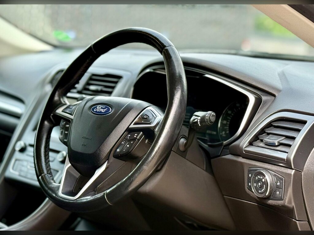 Ford Mondeo Saloon Grey #7