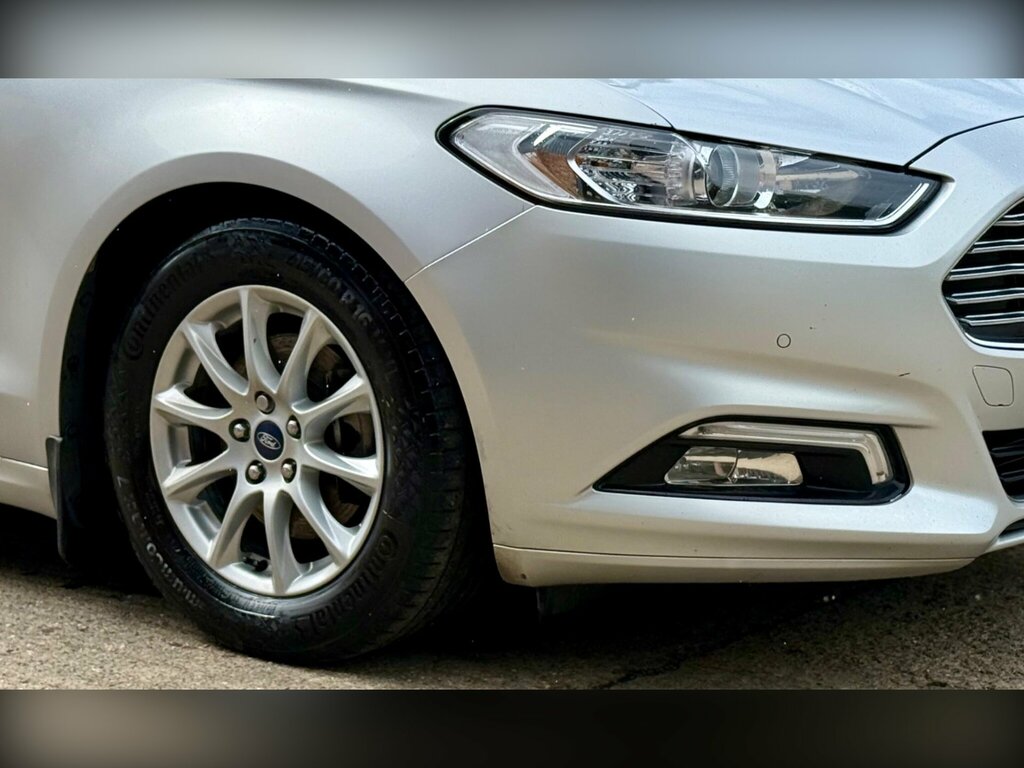 Ford Mondeo Saloon Grey #21