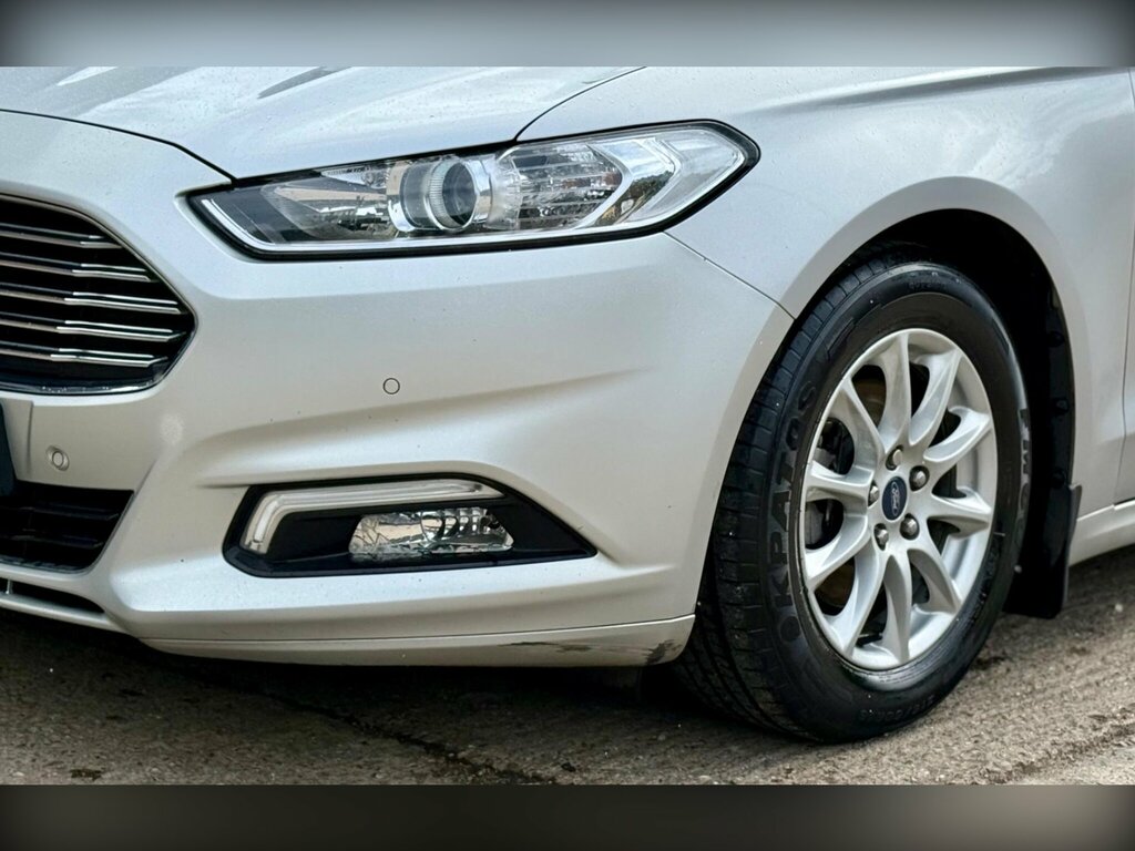 Ford Mondeo Saloon Grey #24