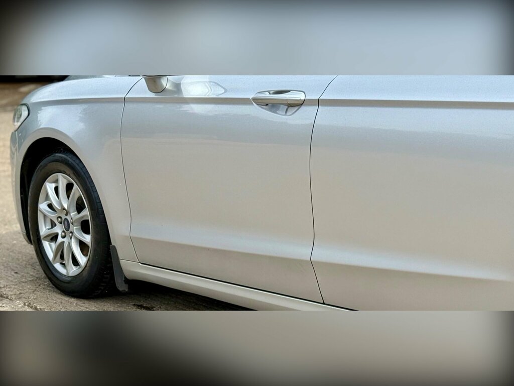 Ford Mondeo Saloon Grey #29