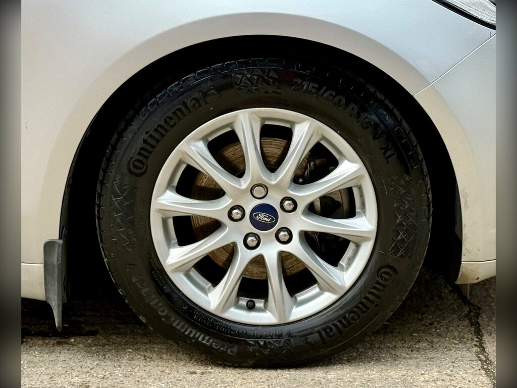 Ford Mondeo Saloon Grey #44