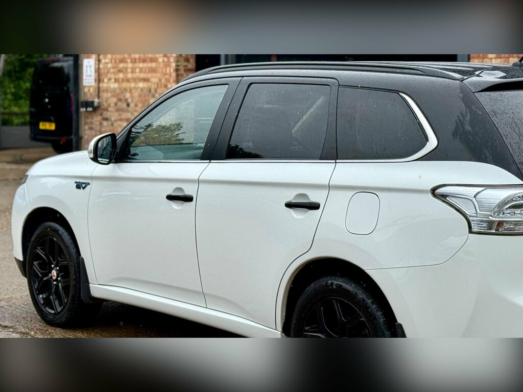 Mitsubishi Outlander Red #30