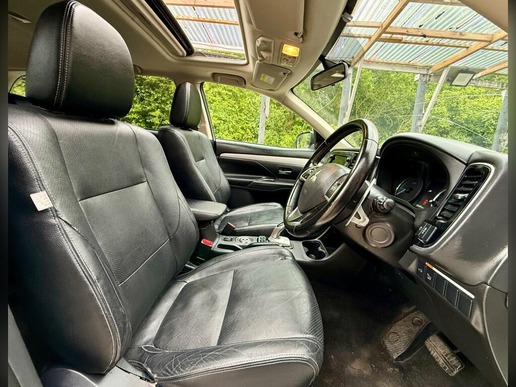 Mitsubishi Outlander Red #10