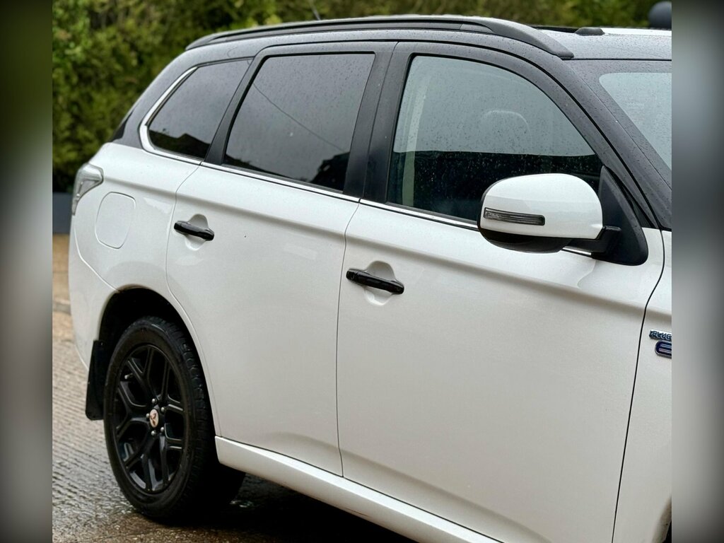 Mitsubishi Outlander Red #24