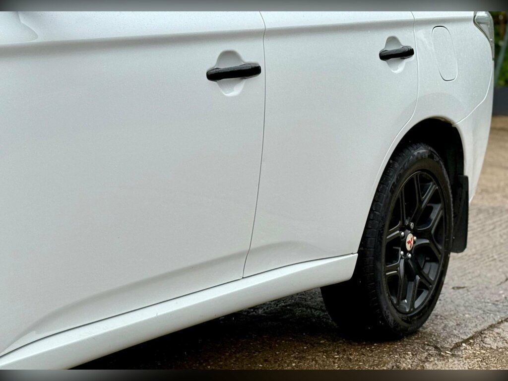 Mitsubishi Outlander Red #28