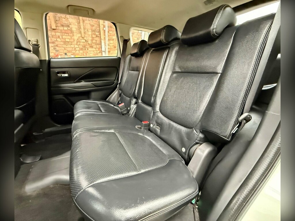 Mitsubishi Outlander Red #15
