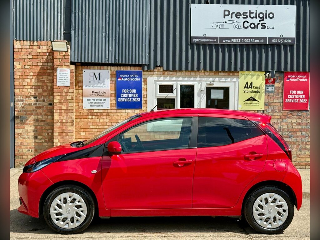 Toyota Aygo 1.0 Vvt-i X-play X-shift Euro 6 Red #3