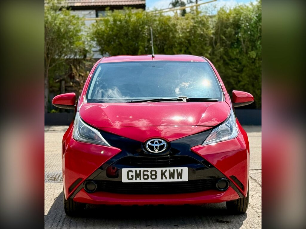 Toyota Aygo 1.0 Vvt-i X-play X-shift Euro 6 Red